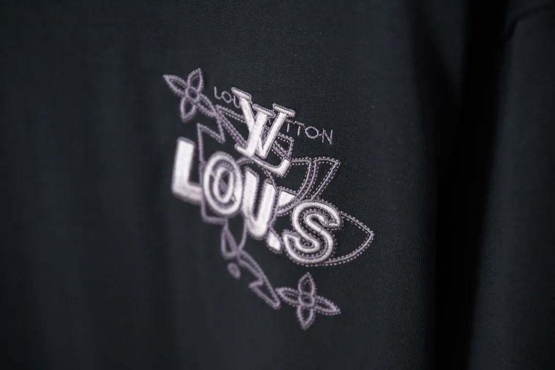 🅿️180 1V 25SS early spring new style short sleeves with embroidered letters, light luxury, a must-have item for daily commuting for men and women, correct version, welcome to compare, detailed features · 320g 100% pure cotton double yarn jersey fabric · Custom dyed in the same cylinder, special thickening 32 pieces, double-strand 1X1 thread · Imported Tajima machine embroidery with various techniques to embroider the letter logo · Double needle stitching across the seam process · Original main mark, washed tag, brand moisture-proof paper packaging Color: black/white/brown Size: S/M/L/XL